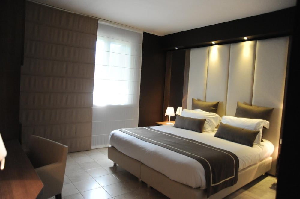 Hotel Lafayette 12/50