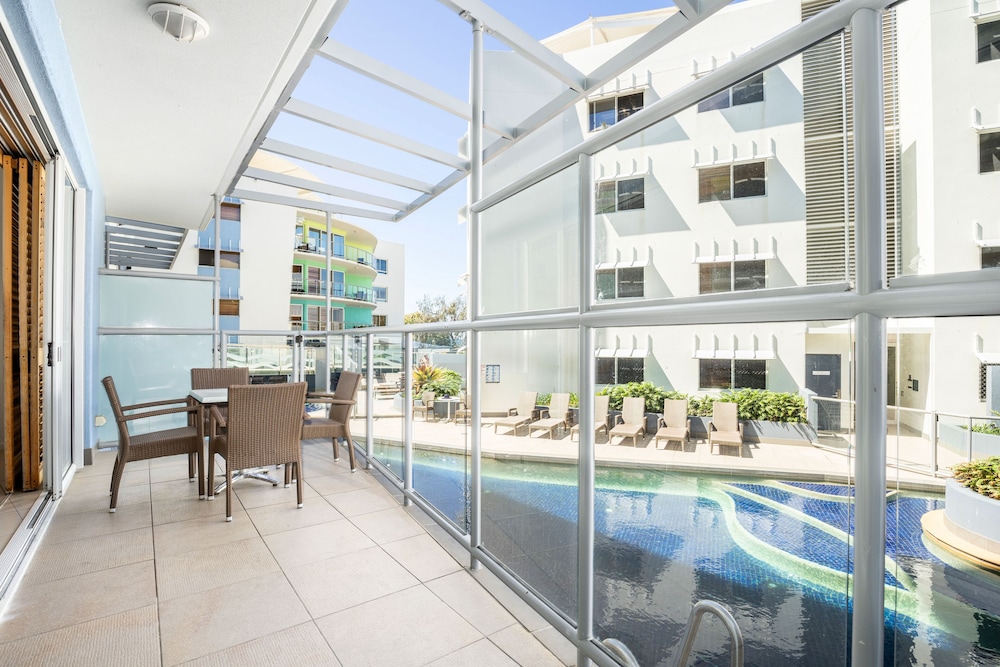 Rolling Surf Resort 40/78