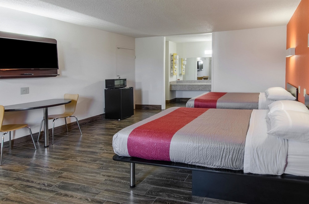 2 Full Beds - Deluxe