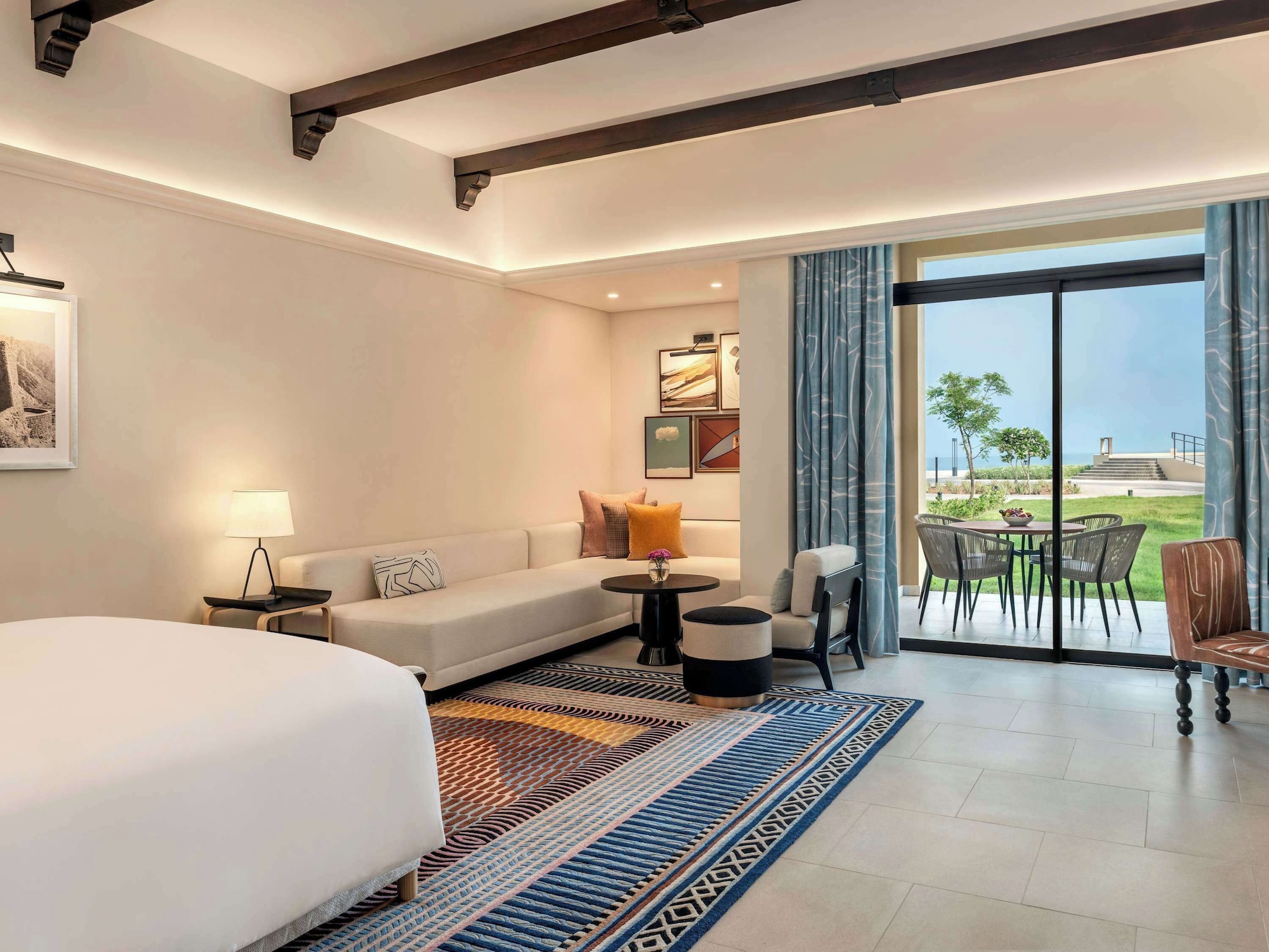 LUXURY KING ROOM BEACHFRONT