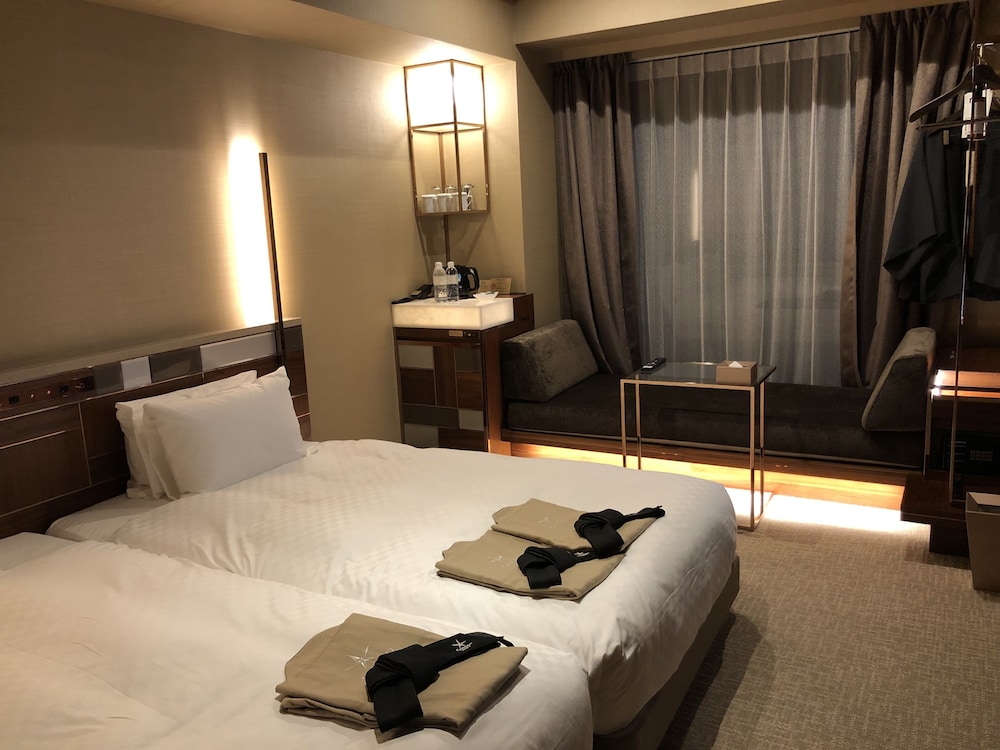 Executive, Twin Beds, Sofa