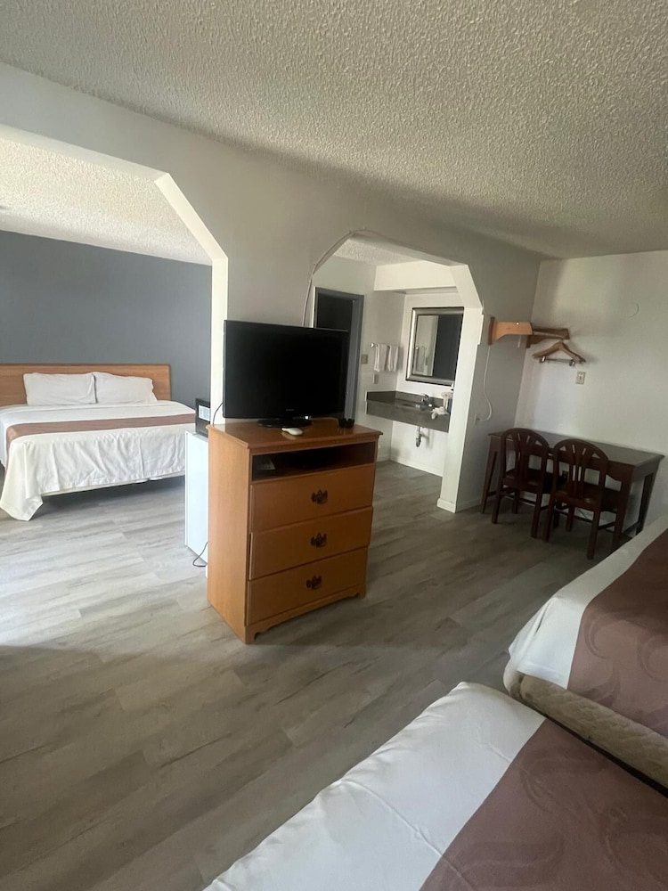 Executive Inn Kilgore North 9/57