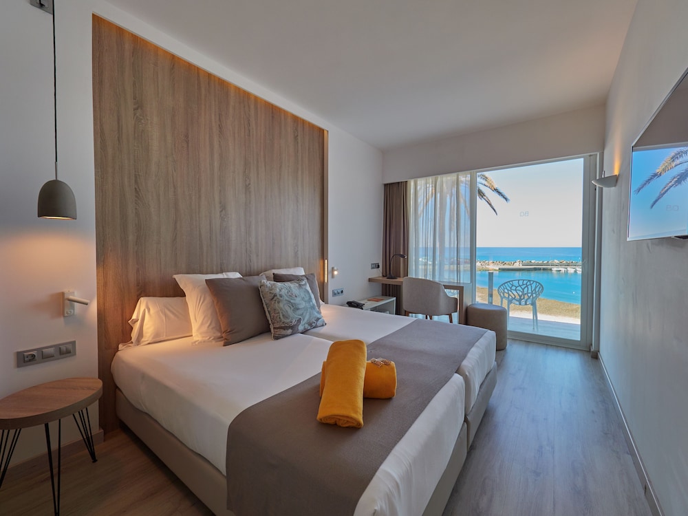 STANDARD, SINGLE, DOUBLE BED, SEA VIEW, BALCONY