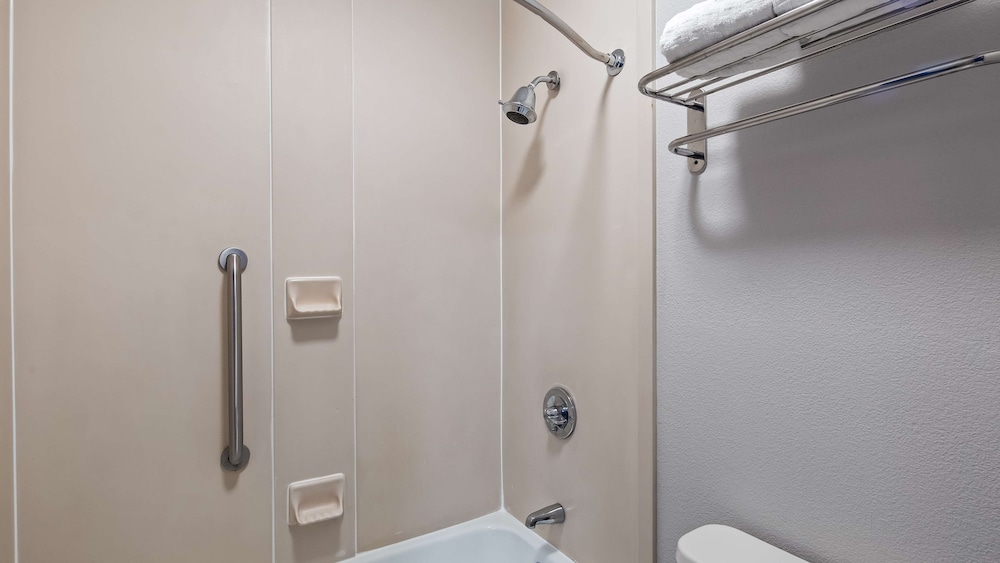 Best Western Emporia 14/27