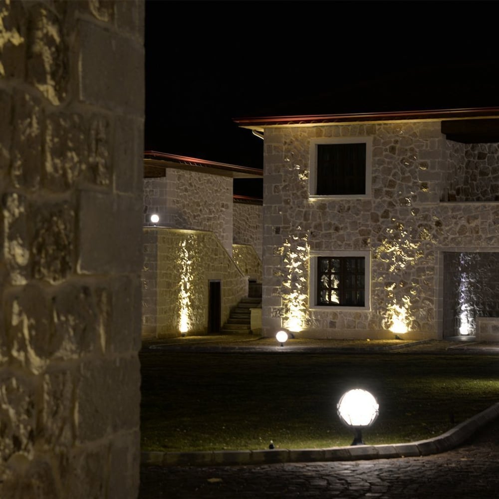 Elevres Stone House Hotel 9/67