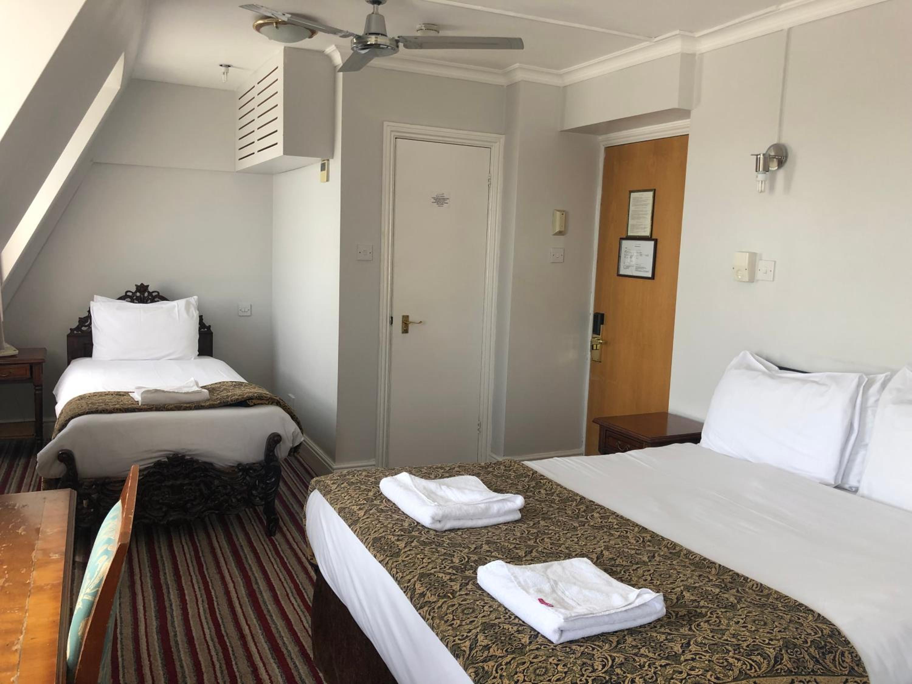 غرفة قياسية ثلاثية بسرير فردي، My Place 9/10