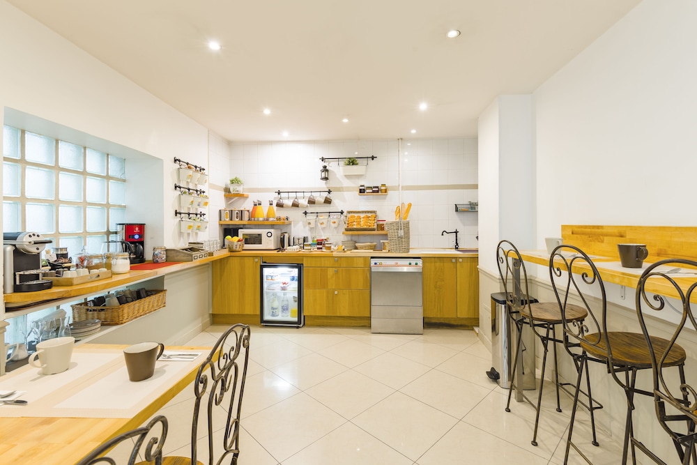 HOTEL KORNER MONTPARNASSE 32/50