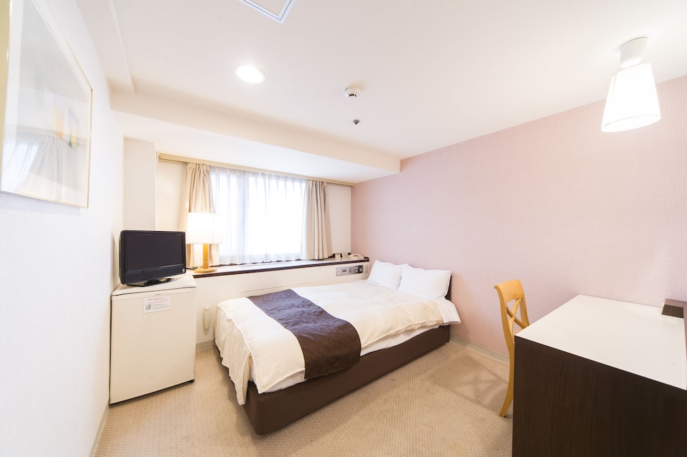 Room at Hiroshima Kokusai Hotel, HIROSHIMA