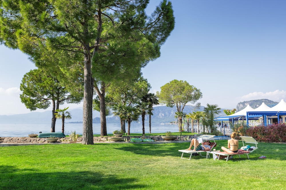Parc Hotel Gritti 70/77