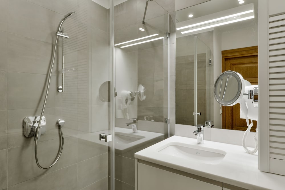 3 BEDROOMS, APARTMENT