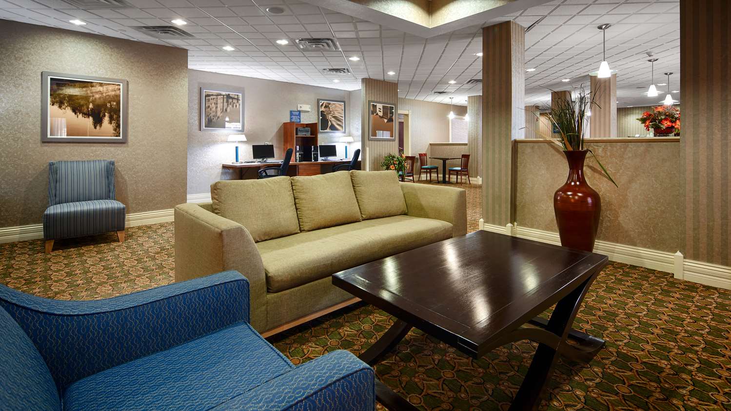 Best Western Plus Kalamazoo Suites 17/25