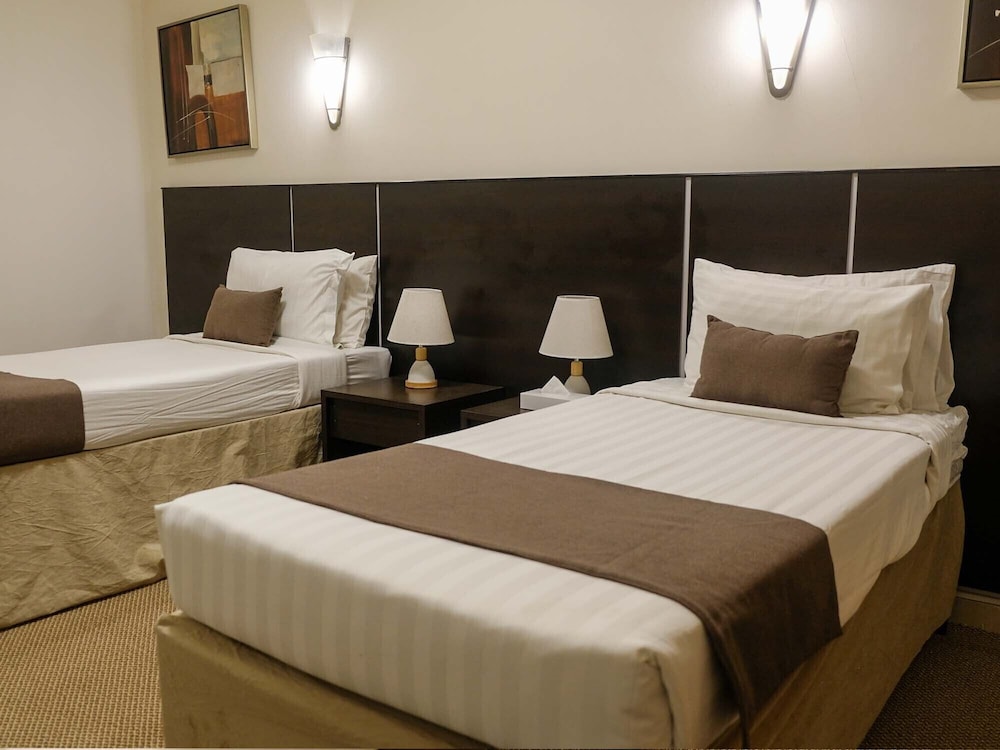 Hussein Hassan Ali Bayari Hotel 40/61