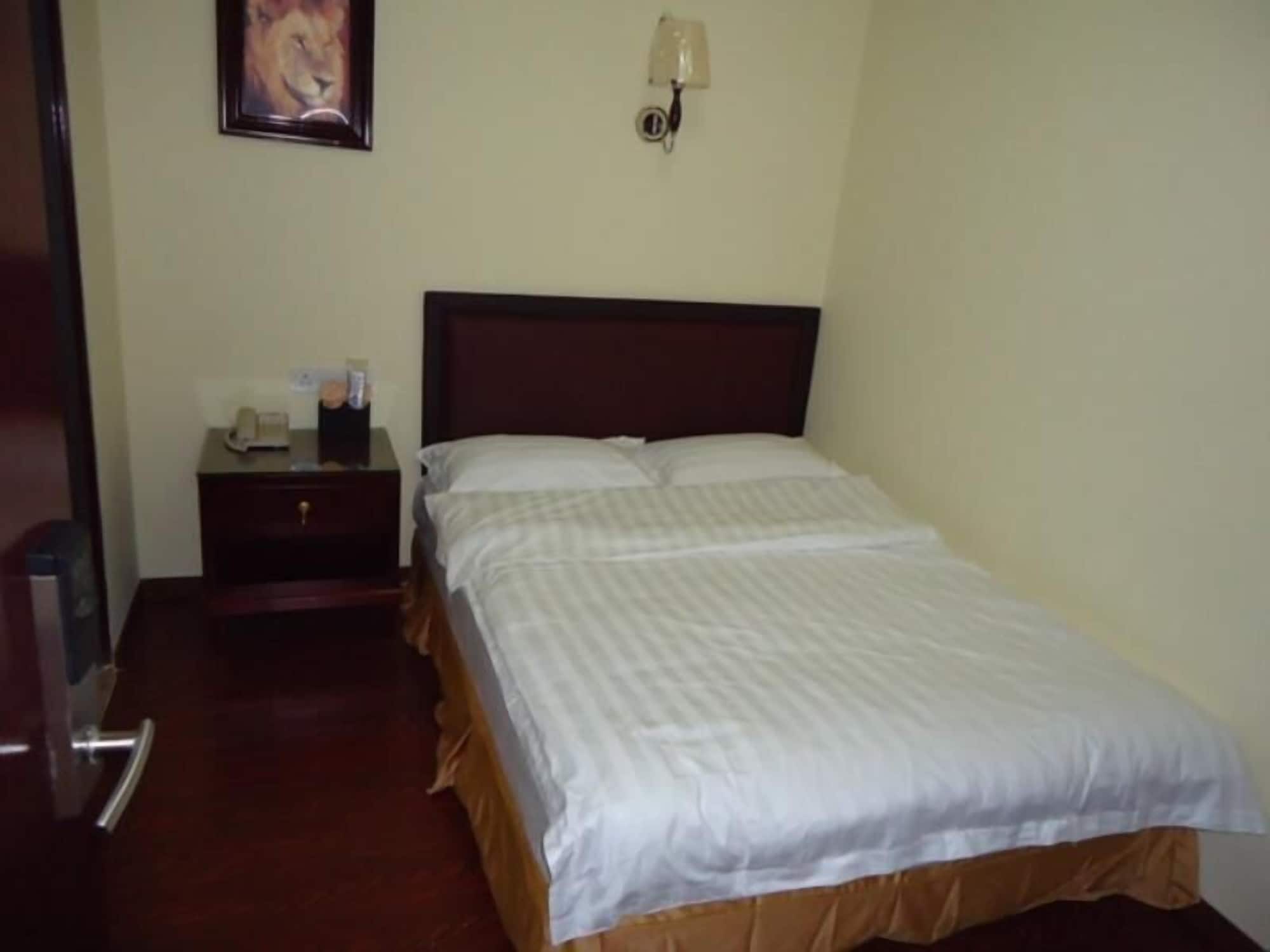 Deluxe, Queen Bed, ADITYA HOTEL 3/4