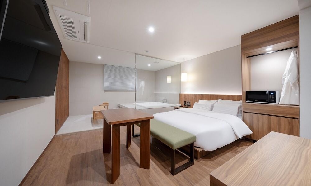 Spa, Queen Bed