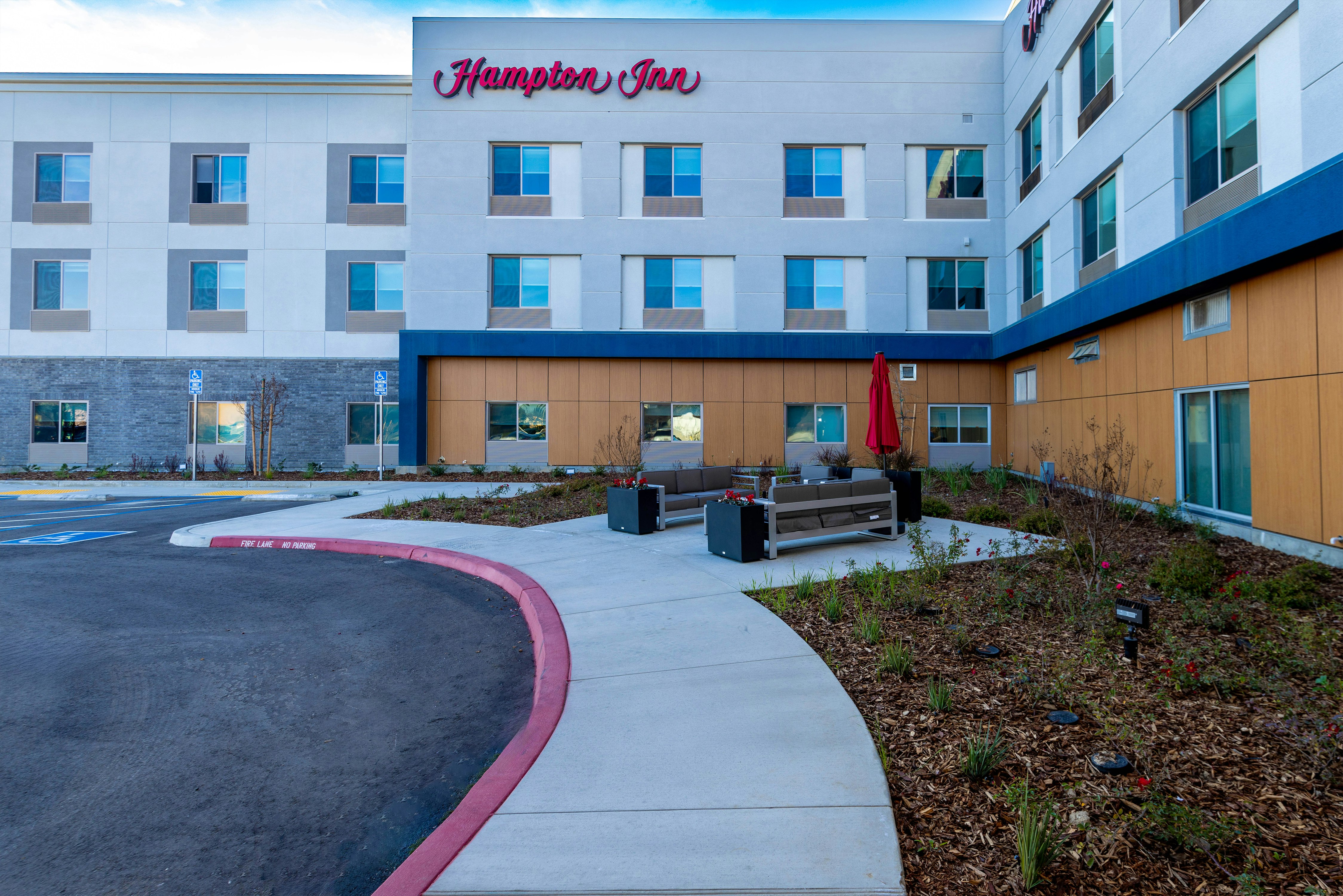 Hampton Inn Selma Ca 53/58
