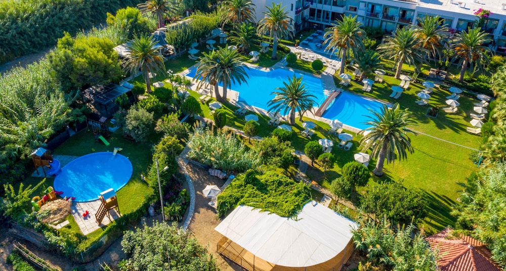 May Beach Hotel 37/43