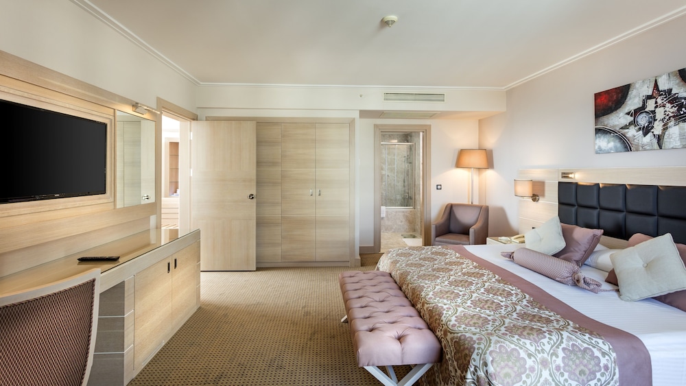 Miracle Resort Hotel 33/72