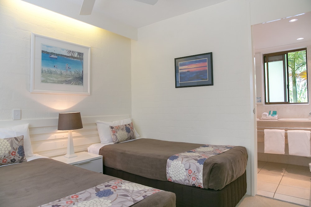 Ocean Breeze Resort 14/77