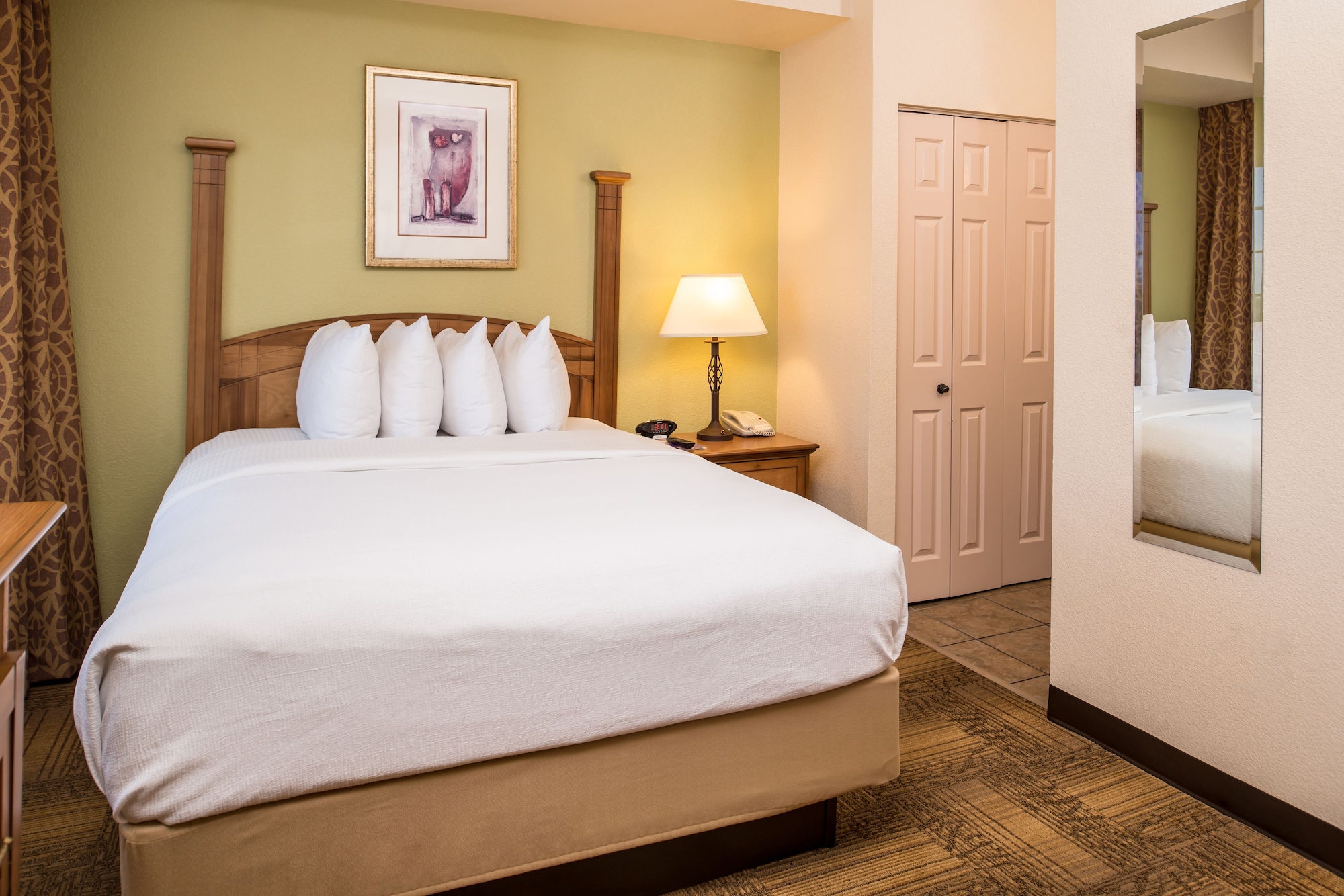1 Bedroom, Suite, King Bed, Kitchen, Accessible