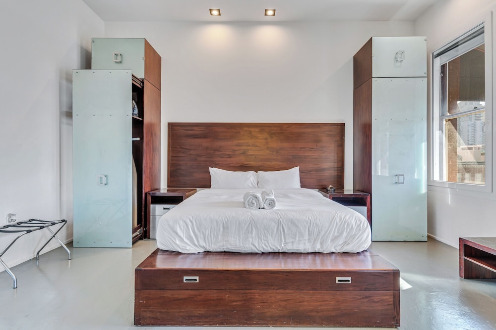 The Keating Hotel by Pininfarina 20/53