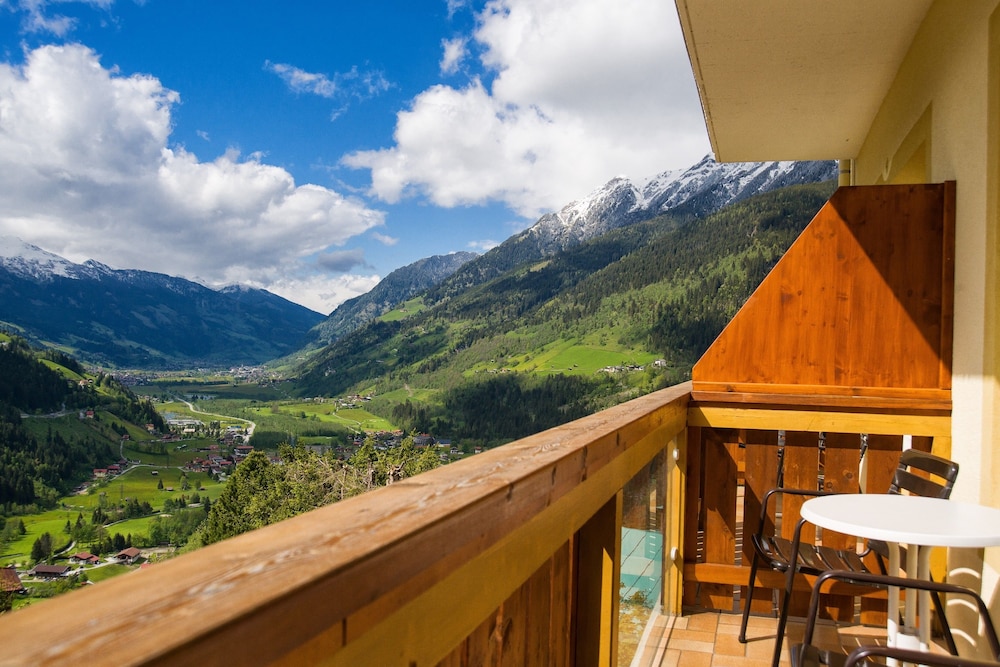 Hotel Alpenblick 75/79