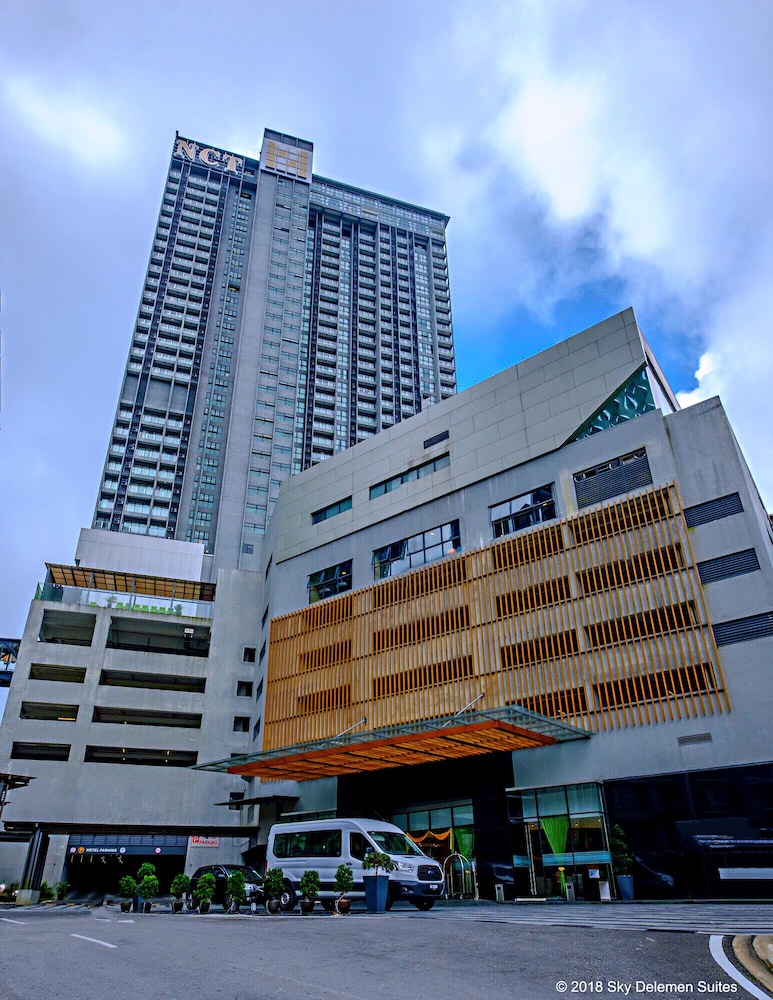 Sky D'Mont Suites 46/50