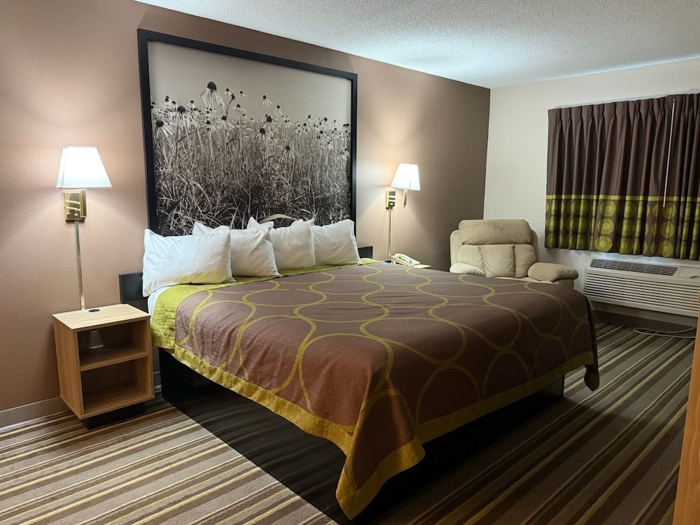 Super 8 by Wyndham Richmond VA 12/29