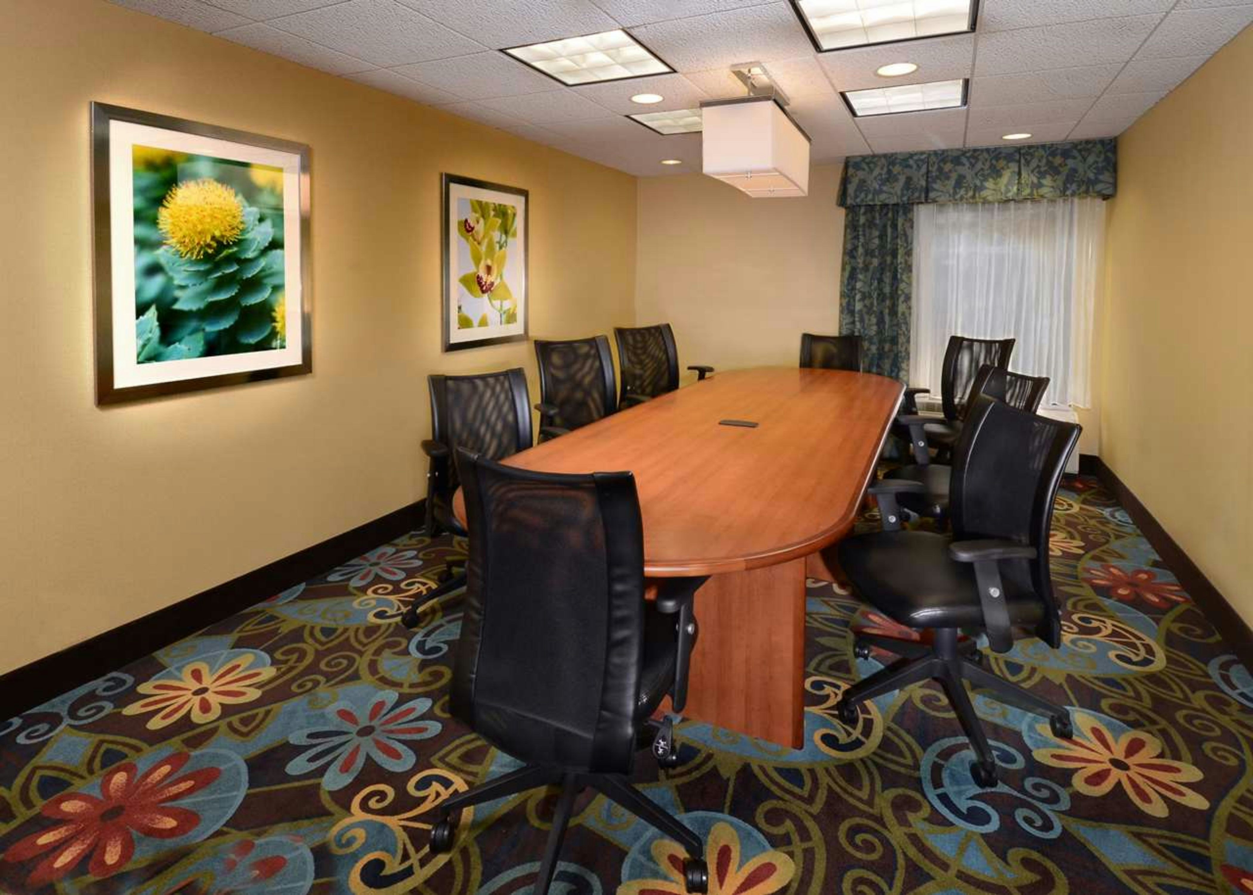 Hampton Inn Raleightown of Wake Forest 55/57