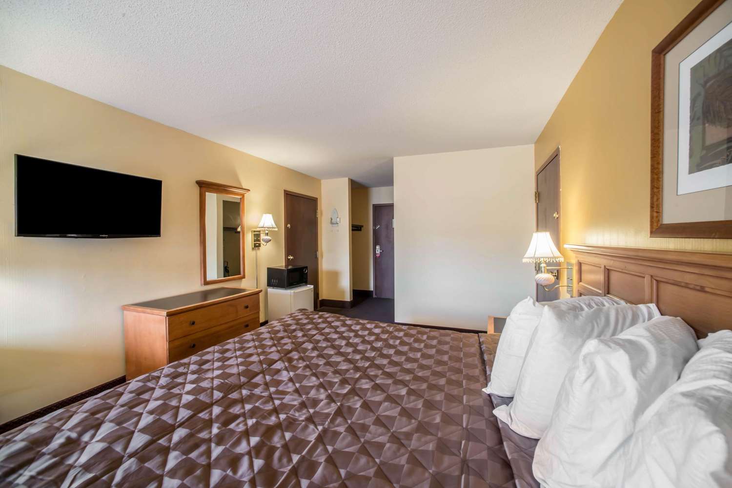 Room at OYO Extended Stay Inn & Suites, MARION - IL