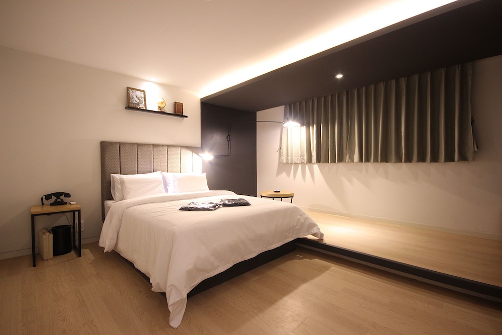 Muri Hotel 3/15