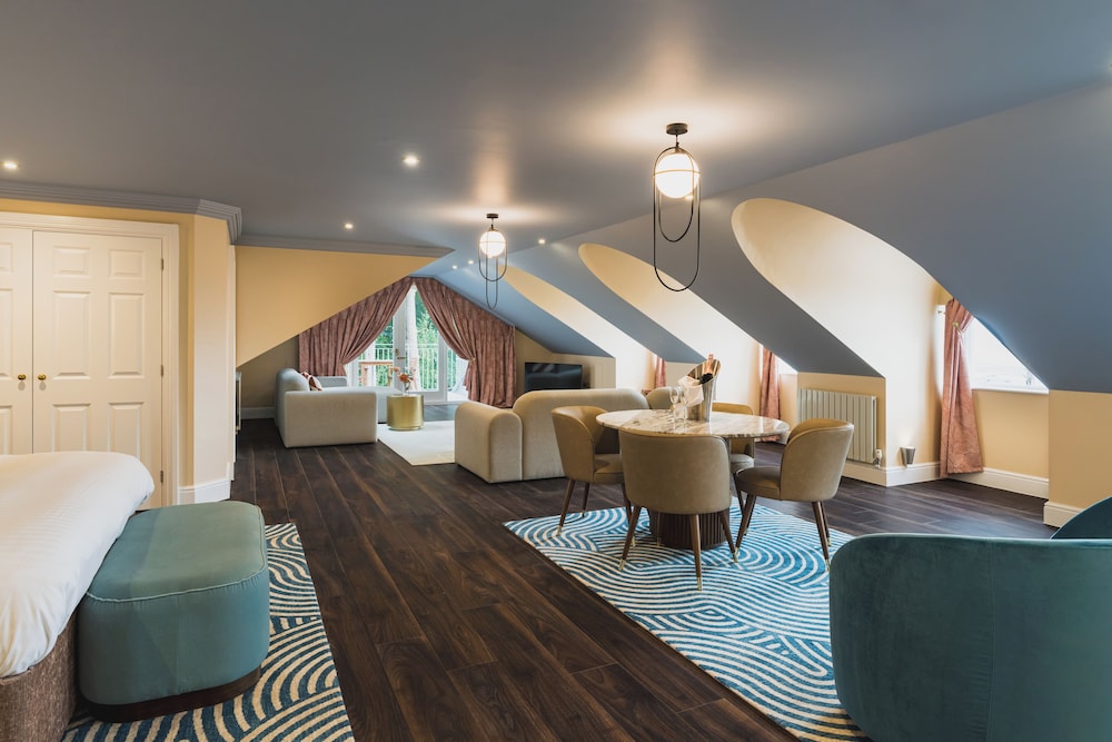 Grange Hotel 24/50