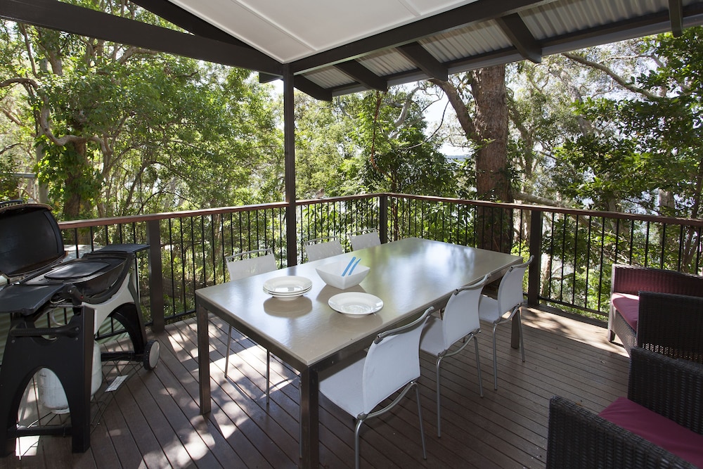 EUMARELLA SHORES NOOSA LAKE RETREAT 25/65