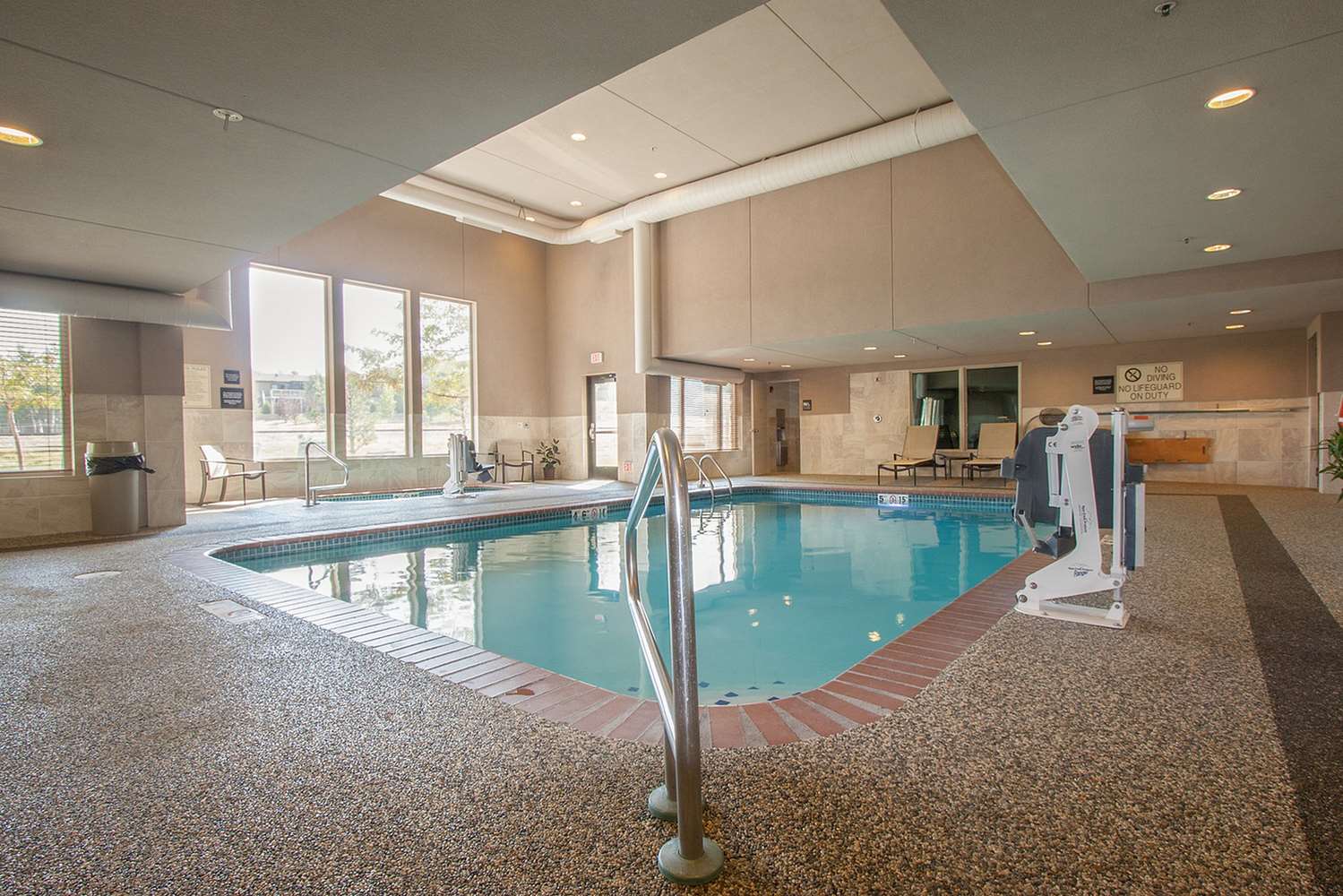 swimming pool spa