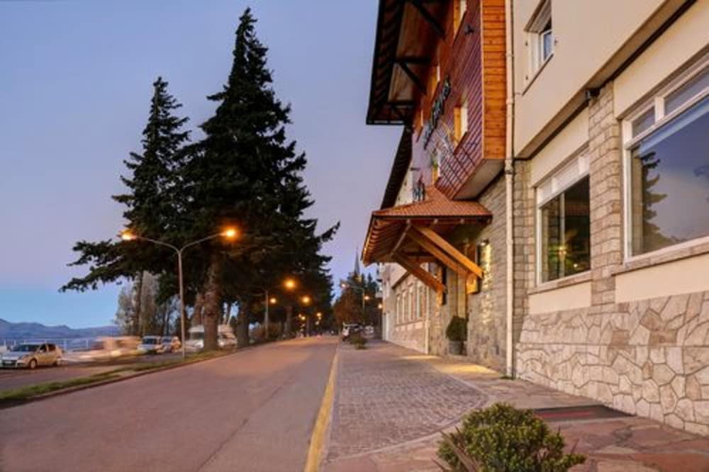 Tres Reyes Hotel 44/50