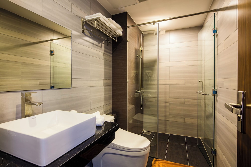 Meriton Hotel 99/100