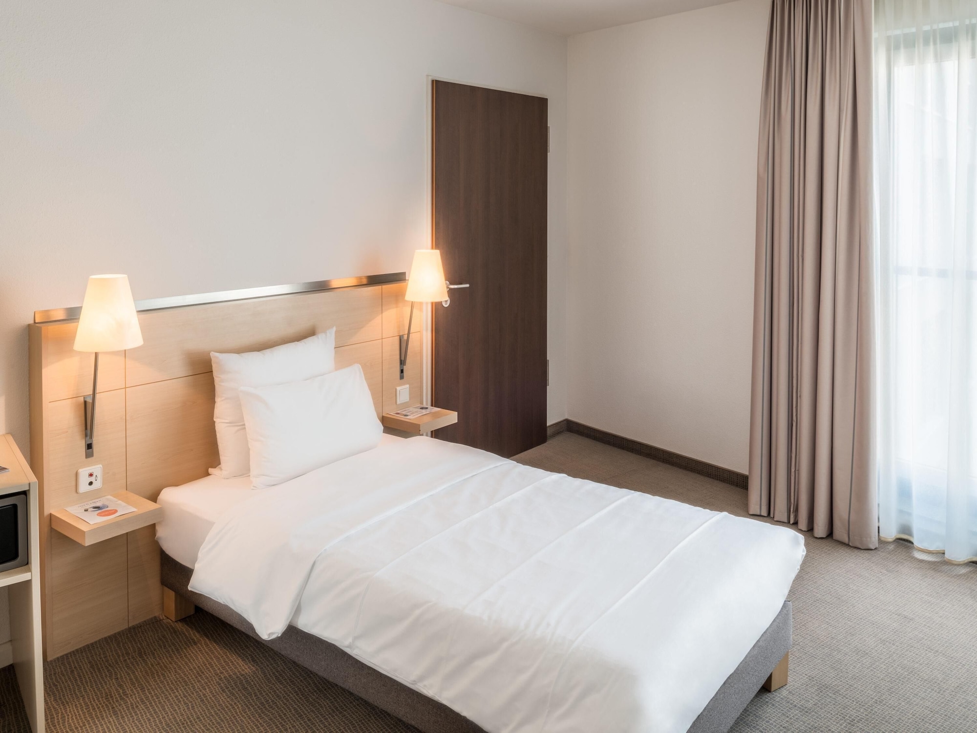 STANDARD, SINGLE BED