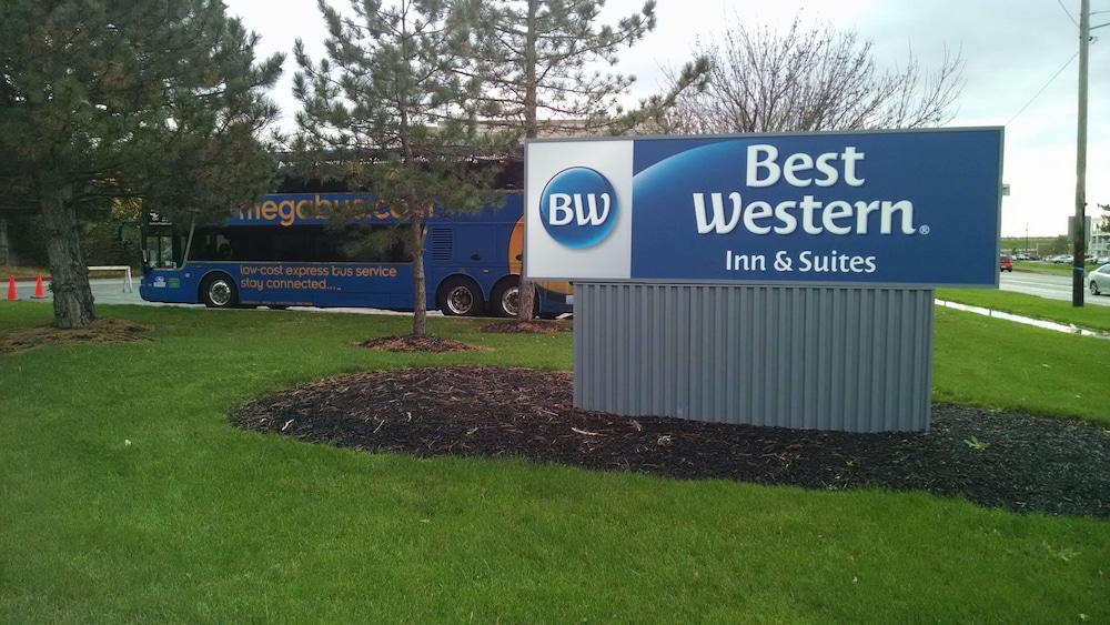 Best Western Airport Inn And Suites Cleveland 3/37