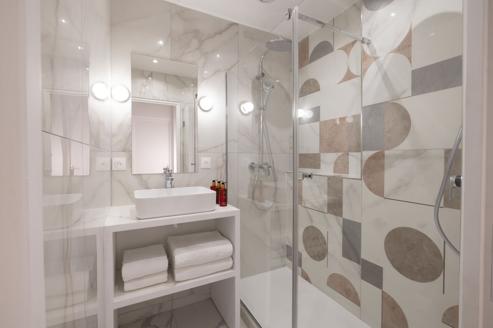 Yuna Blanche Serviced Apartments 64/71
