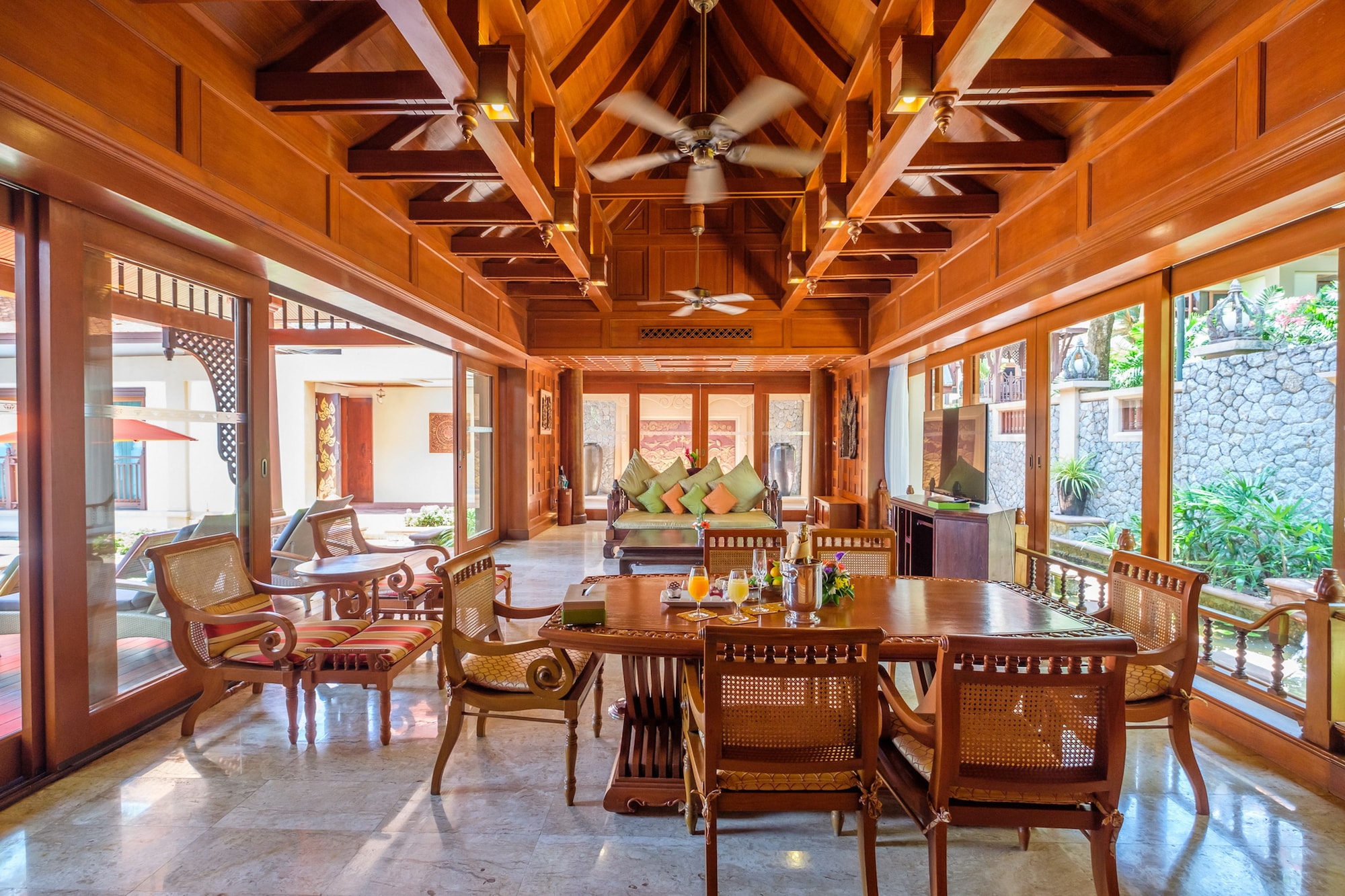 Restaurant-cafeteria