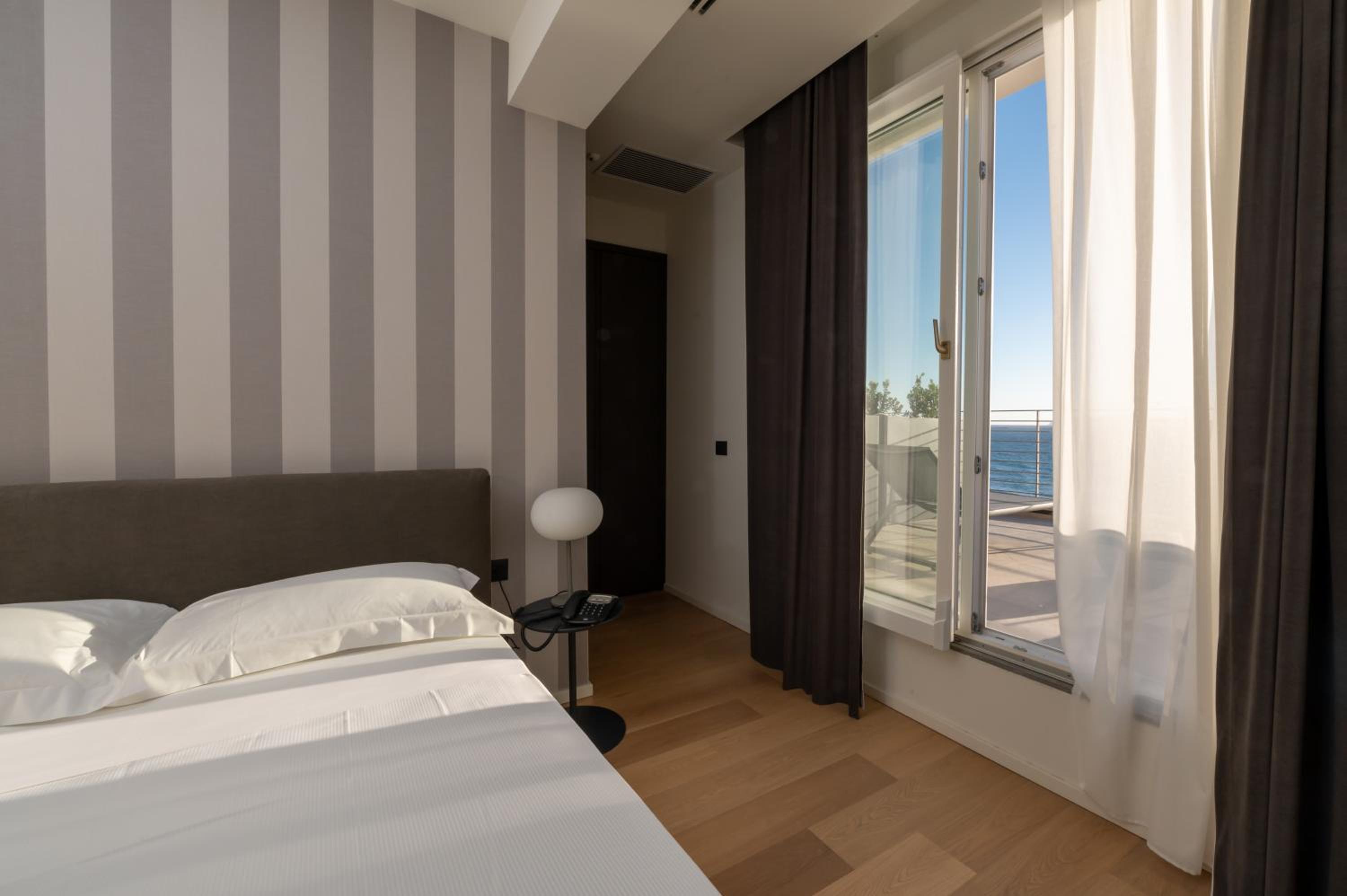Room, Double or Twin Bed, Terrace
