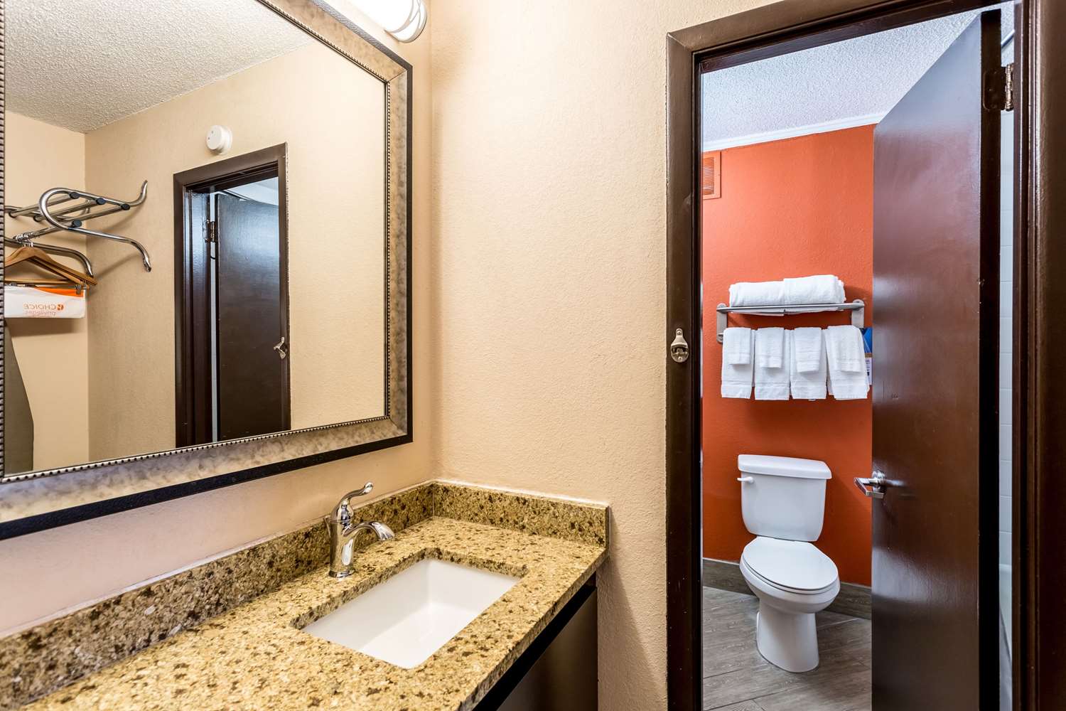 Comfort Inn & Suites Nashville Downtown - Stadium 15/16