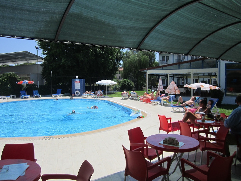 Aymes Hotel 17/23