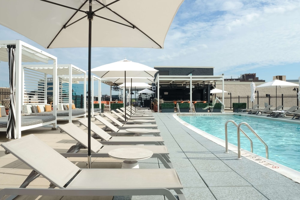 YOTEL Washington DC, Select by Hilton 20/50