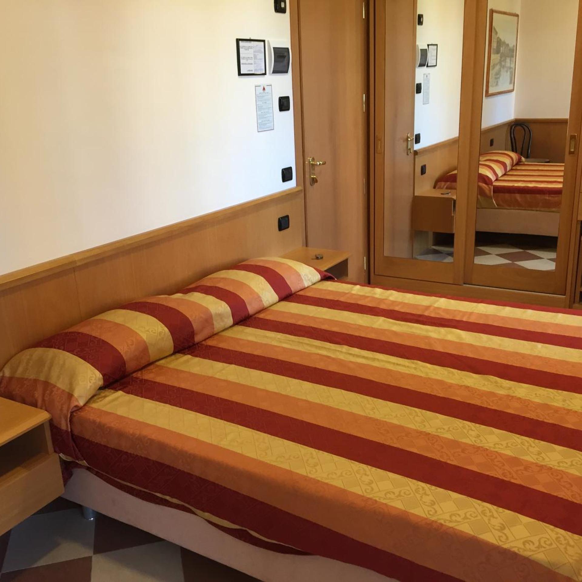 Hotel Fiorella 34/50