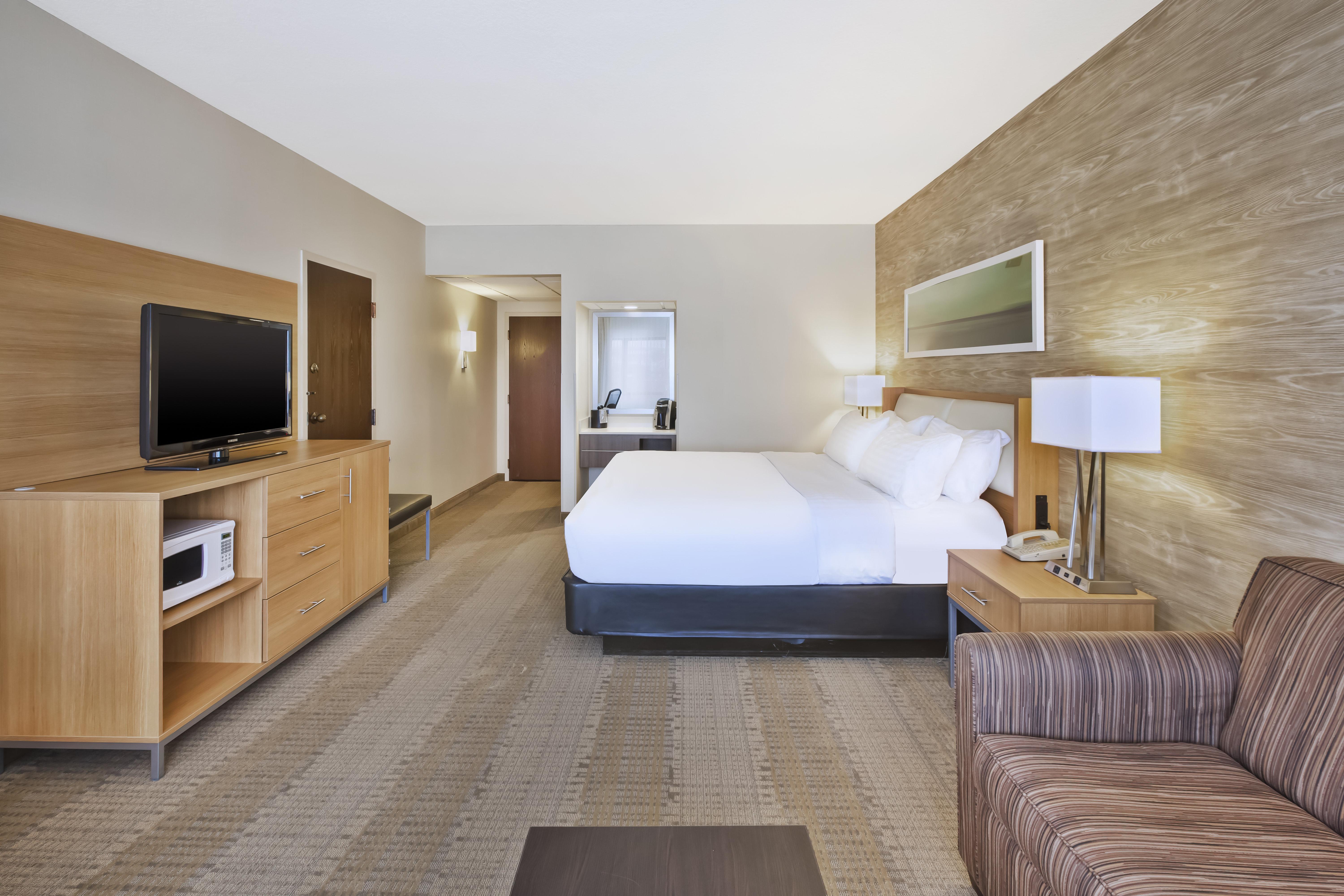 2 Rooms, Suite, King Bed, Hot Tub, Kitchenette