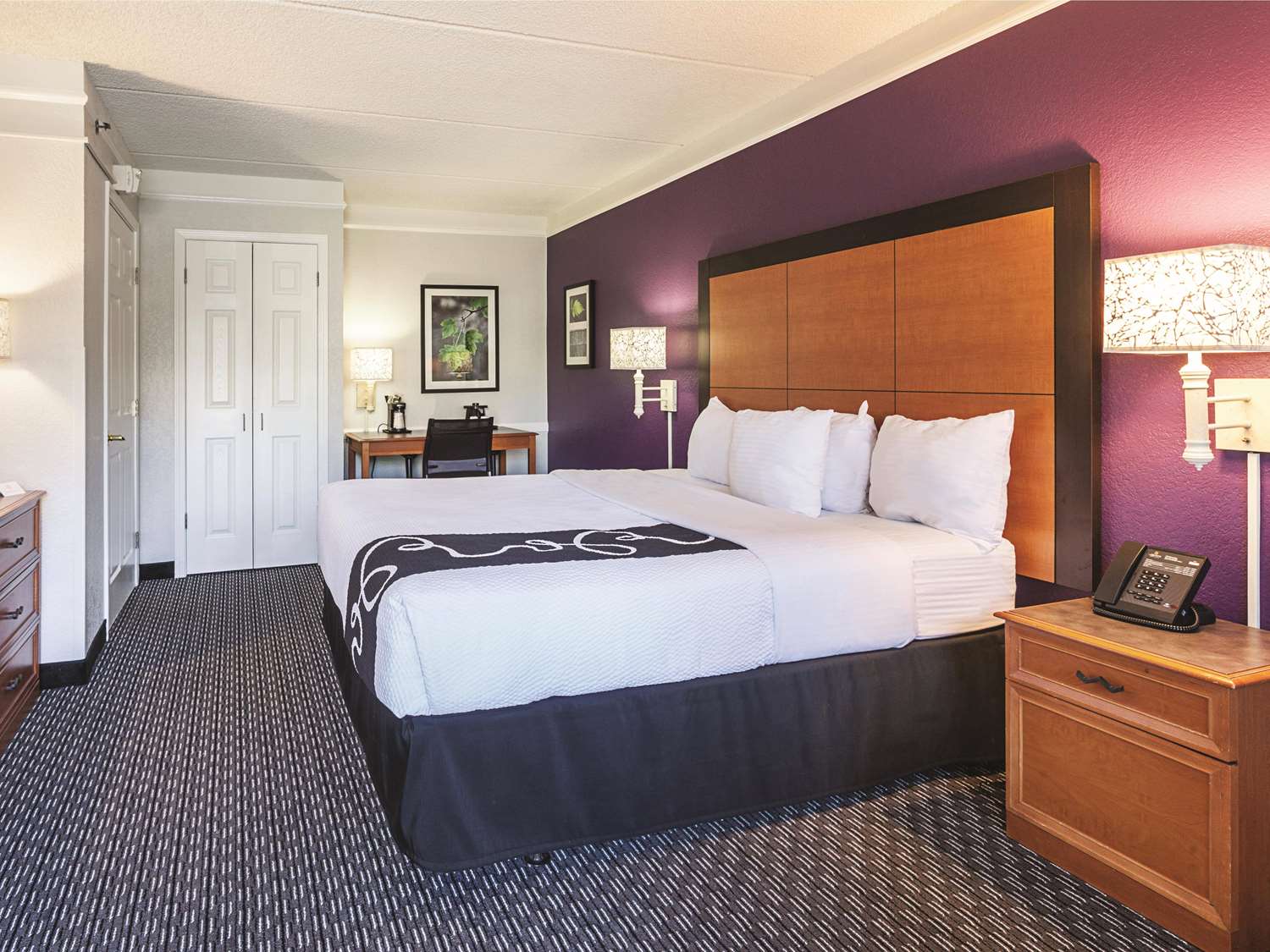 Howard Johnson by Wyndham Sacramento Downtown 20/58
