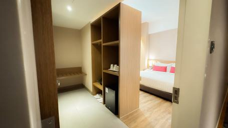 Deluxe, King Bed, Zuri Wing