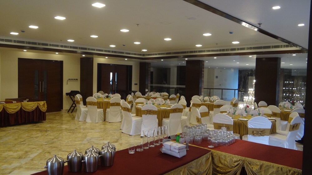 The Legend Hotel 24/29