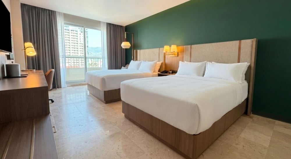 Standard, 2 Queen Beds, City View, Balcony, Top Floor