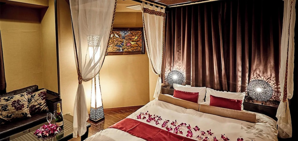 Canopy, King Bed